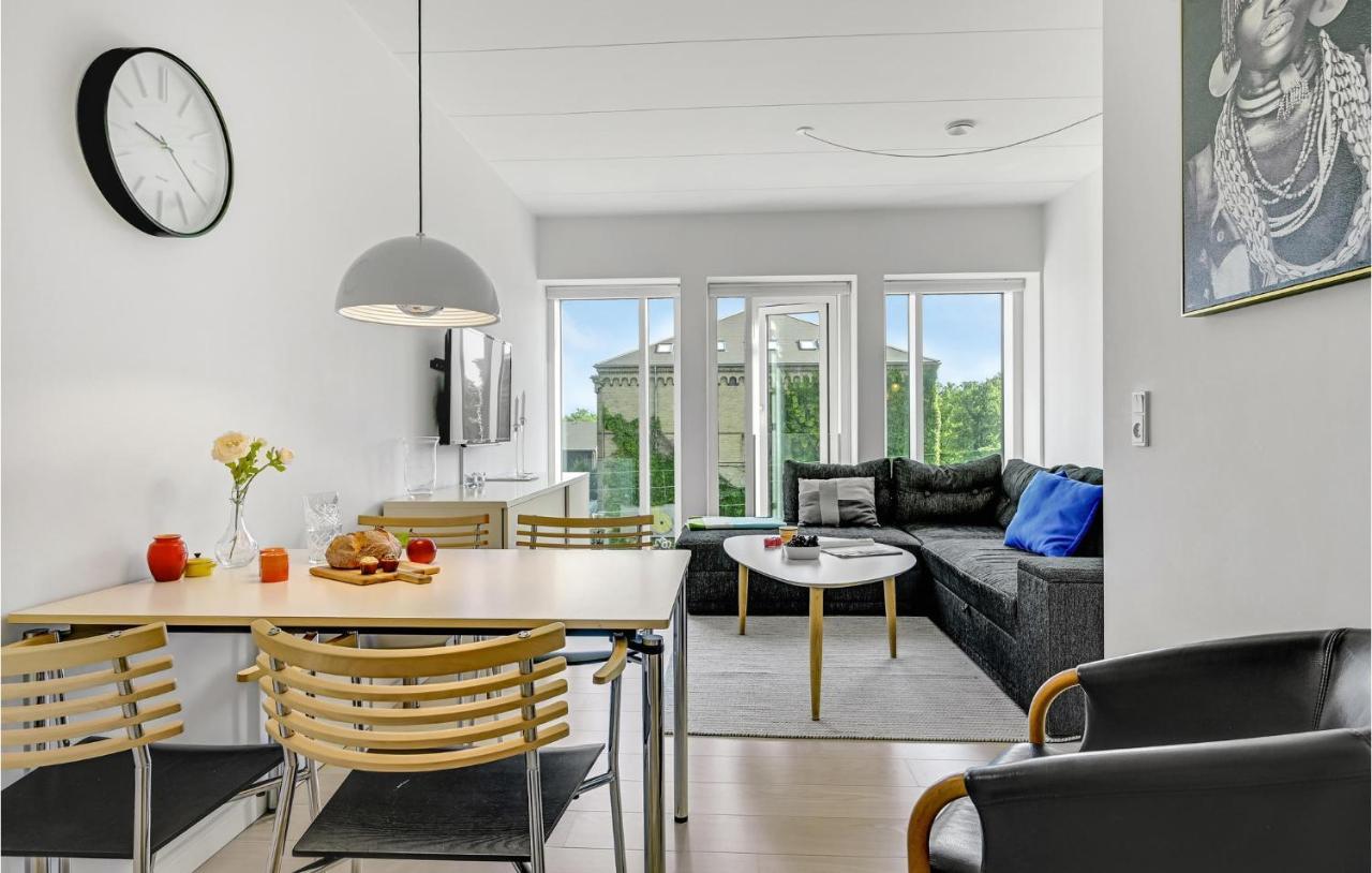 Gorgeous Apartment In Aarhus C With Wifi Luaran gambar